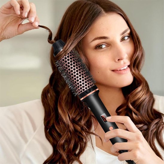 Comment réussir un brushing salon à la maison